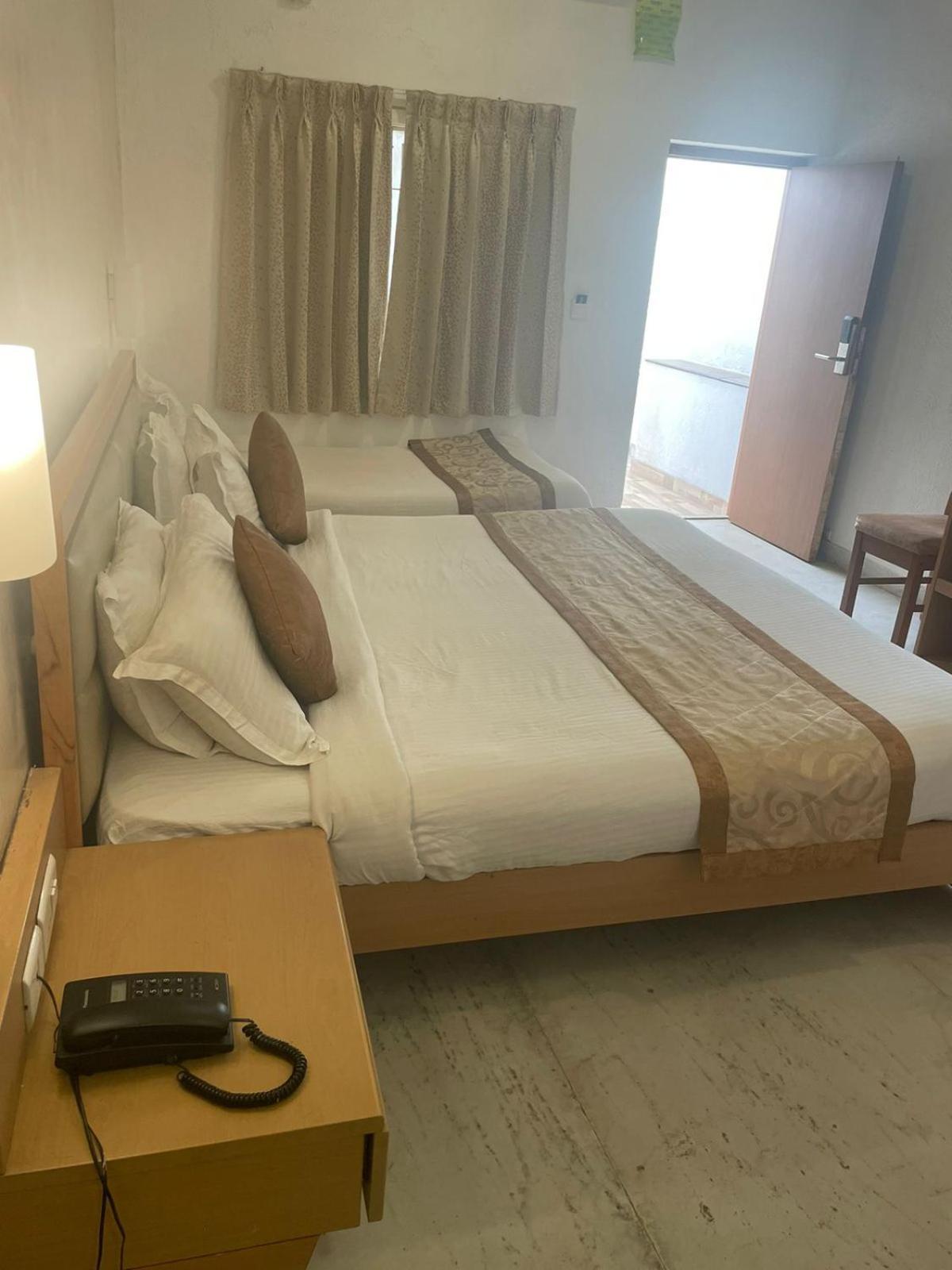 Avenue 11 Boutique Residences, Poes Garden Chennai Exteriör bild