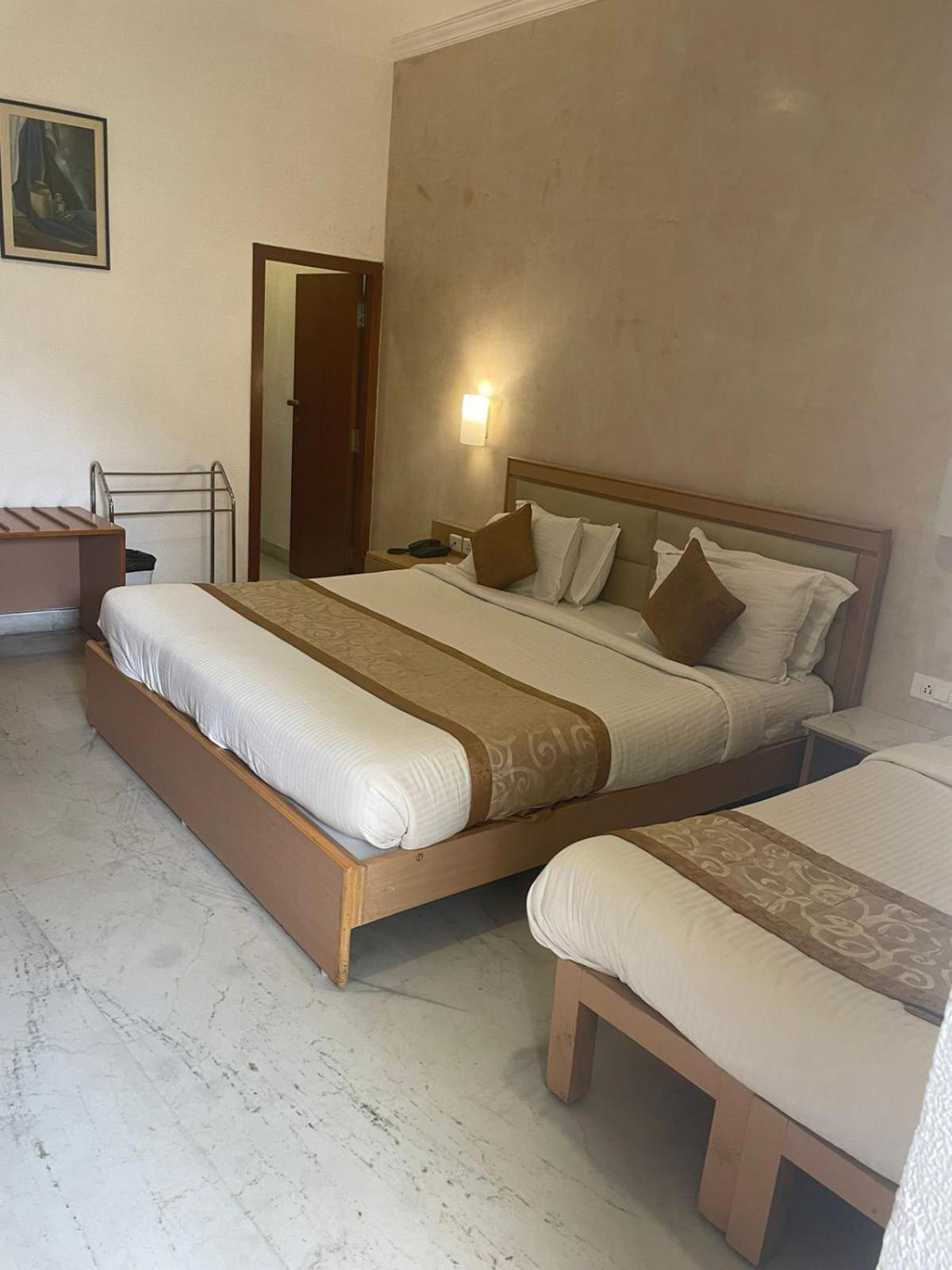 Avenue 11 Boutique Residences, Poes Garden Chennai Exteriör bild