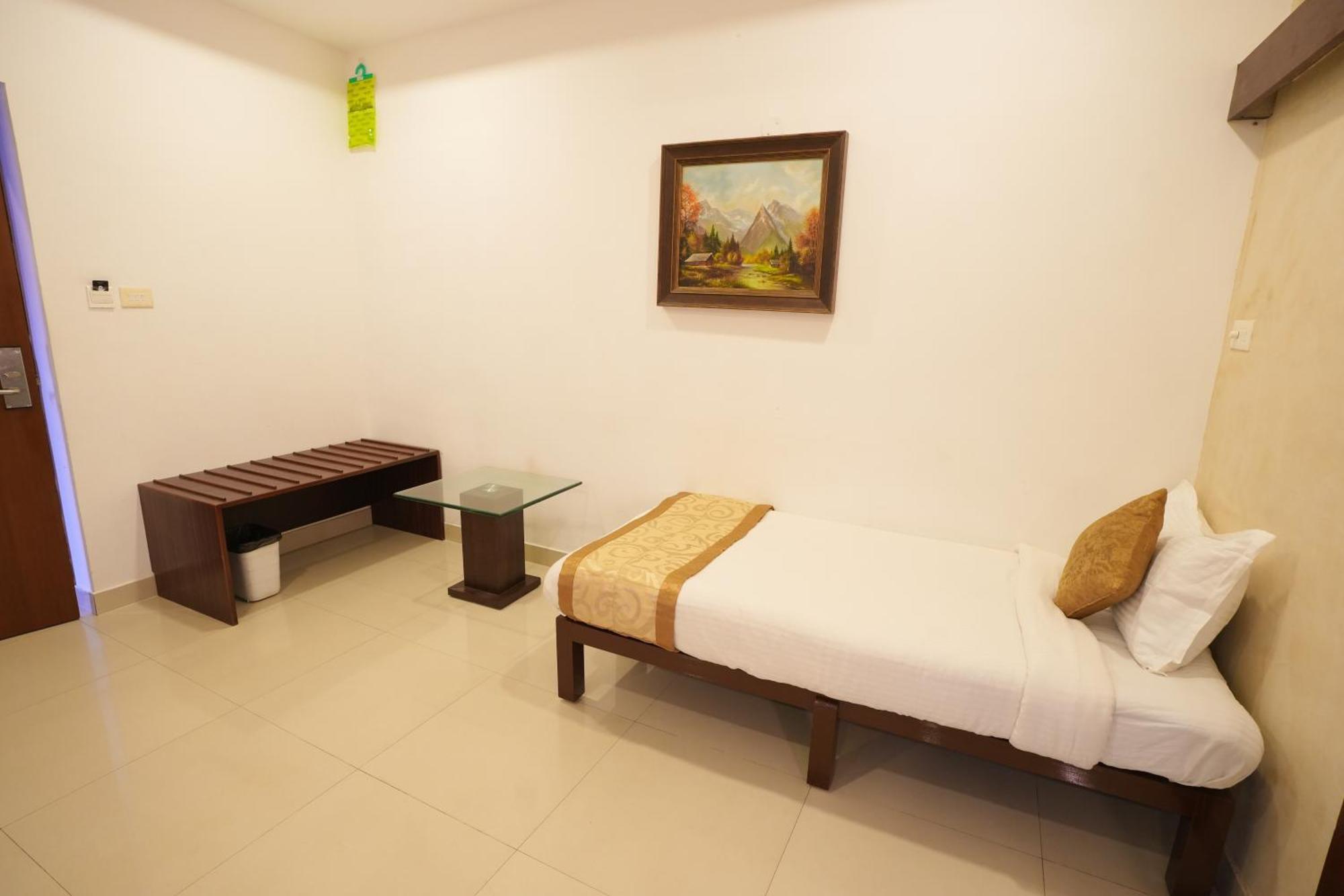 Avenue 11 Boutique Residences, Poes Garden Chennai Exteriör bild