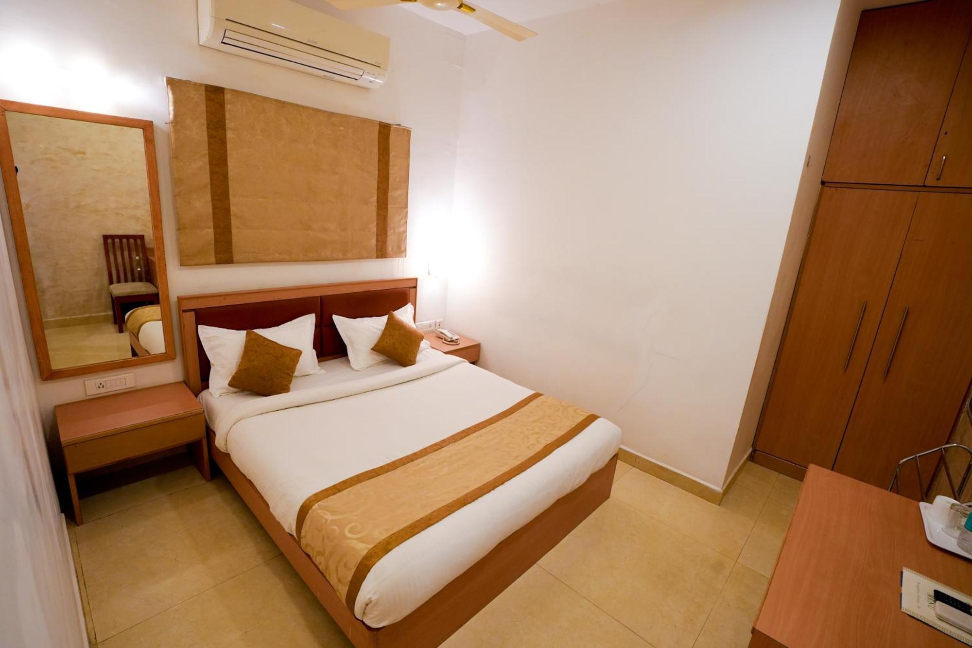 Avenue 11 Boutique Residences, Poes Garden Chennai Exteriör bild