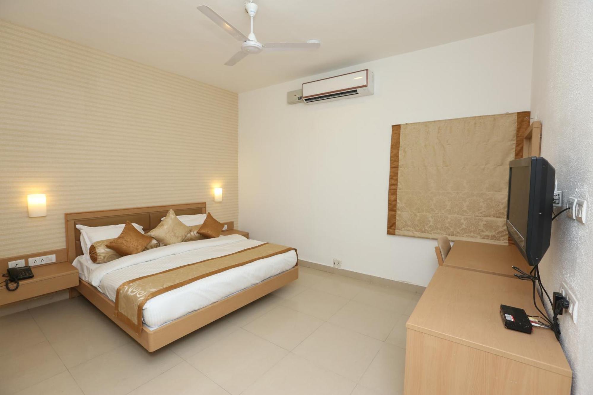 Avenue 11 Boutique Residences, Poes Garden Chennai Exteriör bild